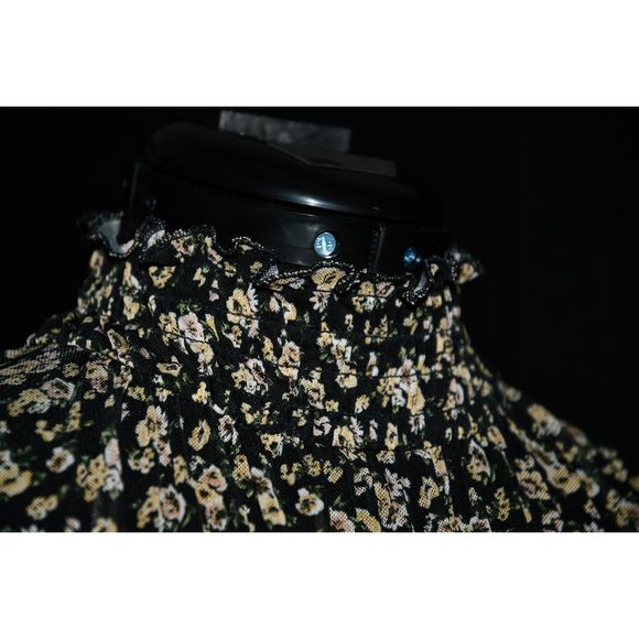 Mesh Daisies Top - Picture 6 of 6